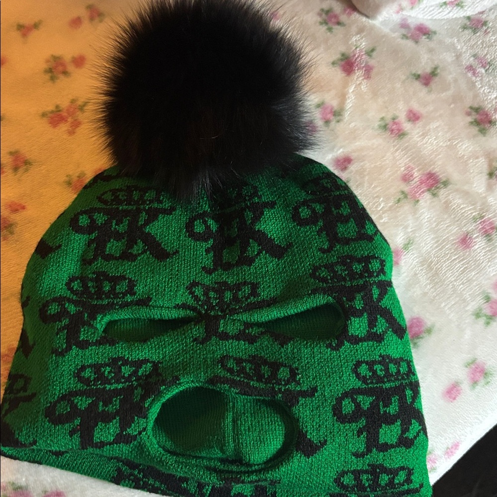 Custom Green and Black Pom-Pom Hat Set - Picture 4 of 6